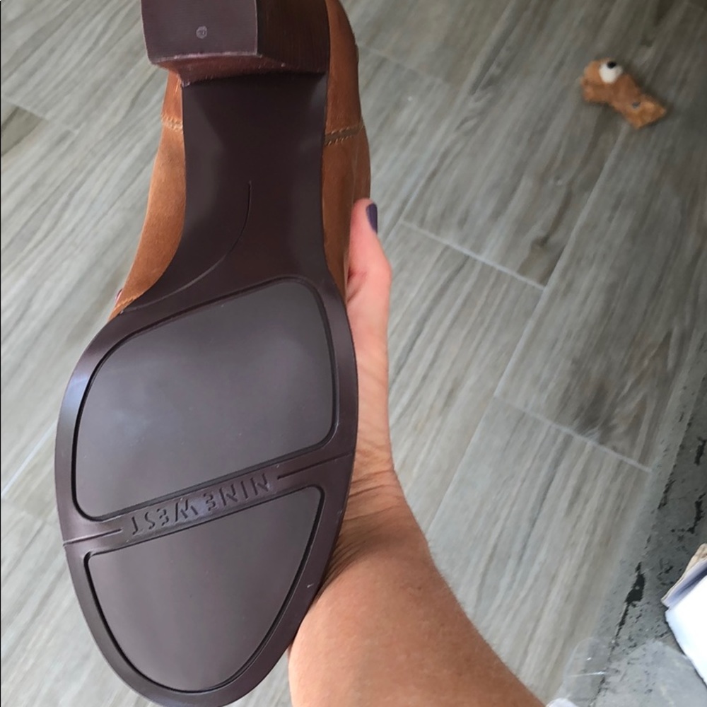 Boots - Picture 4 of 4